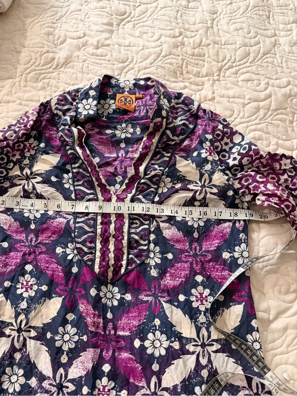 Tory Burch 100% Silk Patterned V-Neck Tunic Top Size 8